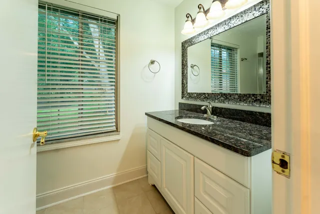 $265,000 | 150 East Long Lake Road, Unit 5, Bloomfield Hills, MI 48304