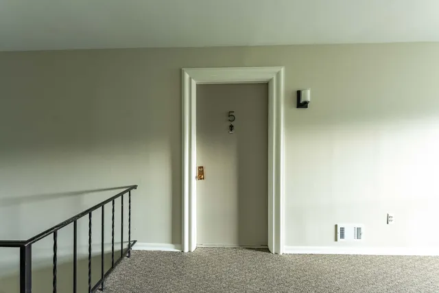 $265,000 | 150 East Long Lake Road, Unit 5, Bloomfield Hills, MI 48304