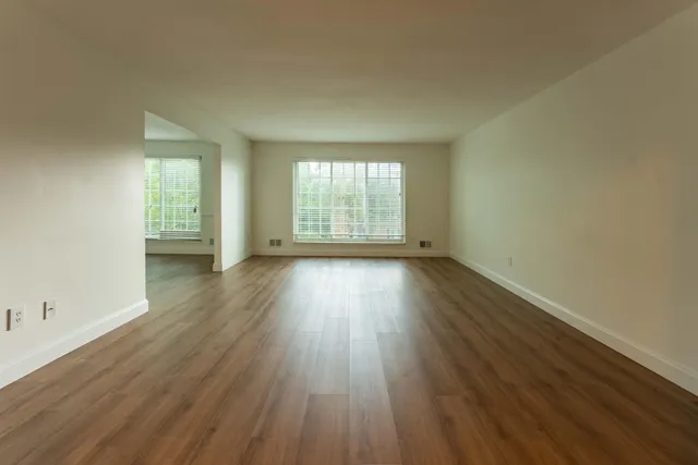 $265,000 | 150 East Long Lake Road, Unit 5, Bloomfield Hills, MI 48304