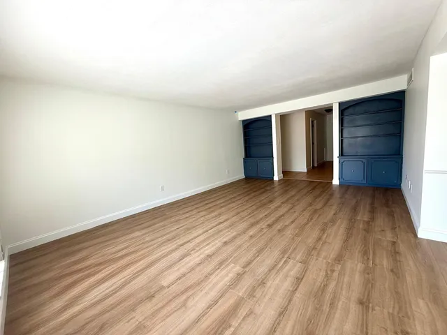 $265,000 | 150 East Long Lake Road, Unit 5, Bloomfield Hills, MI 48304