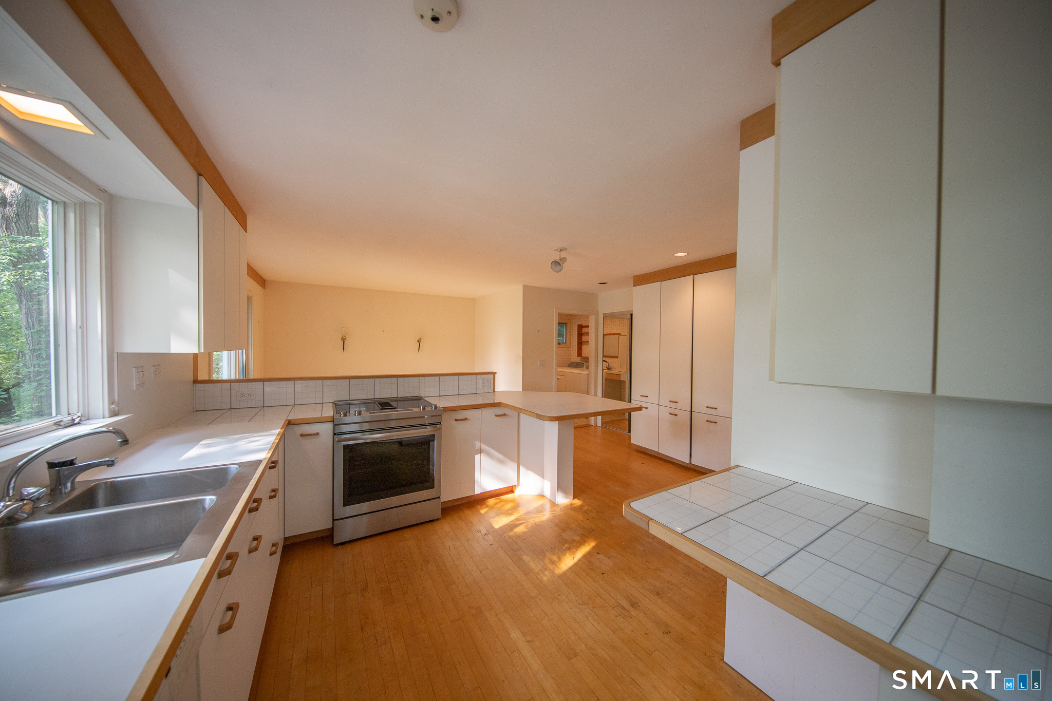 45 Trumbull Road Waterford, CT 06385 - Photo 11 of 34