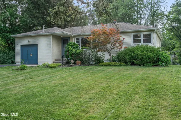 $275,000 | 54 East Hite Court, Guilderland, NY 12303