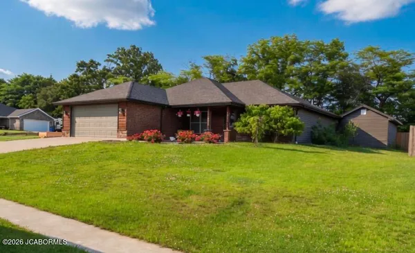 $349,900 | 435 Zachary Court, Holts Summit, MO 65043