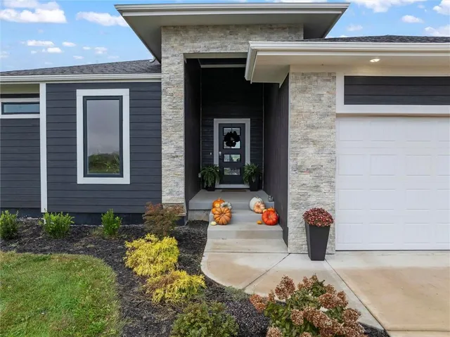 $482,900 | 29634 West 196th Street, Gardner, KS 66030