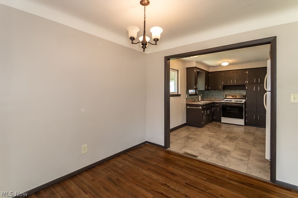 30309 Powell Road Willowick, OH 44095 - Photo 9 of 28
