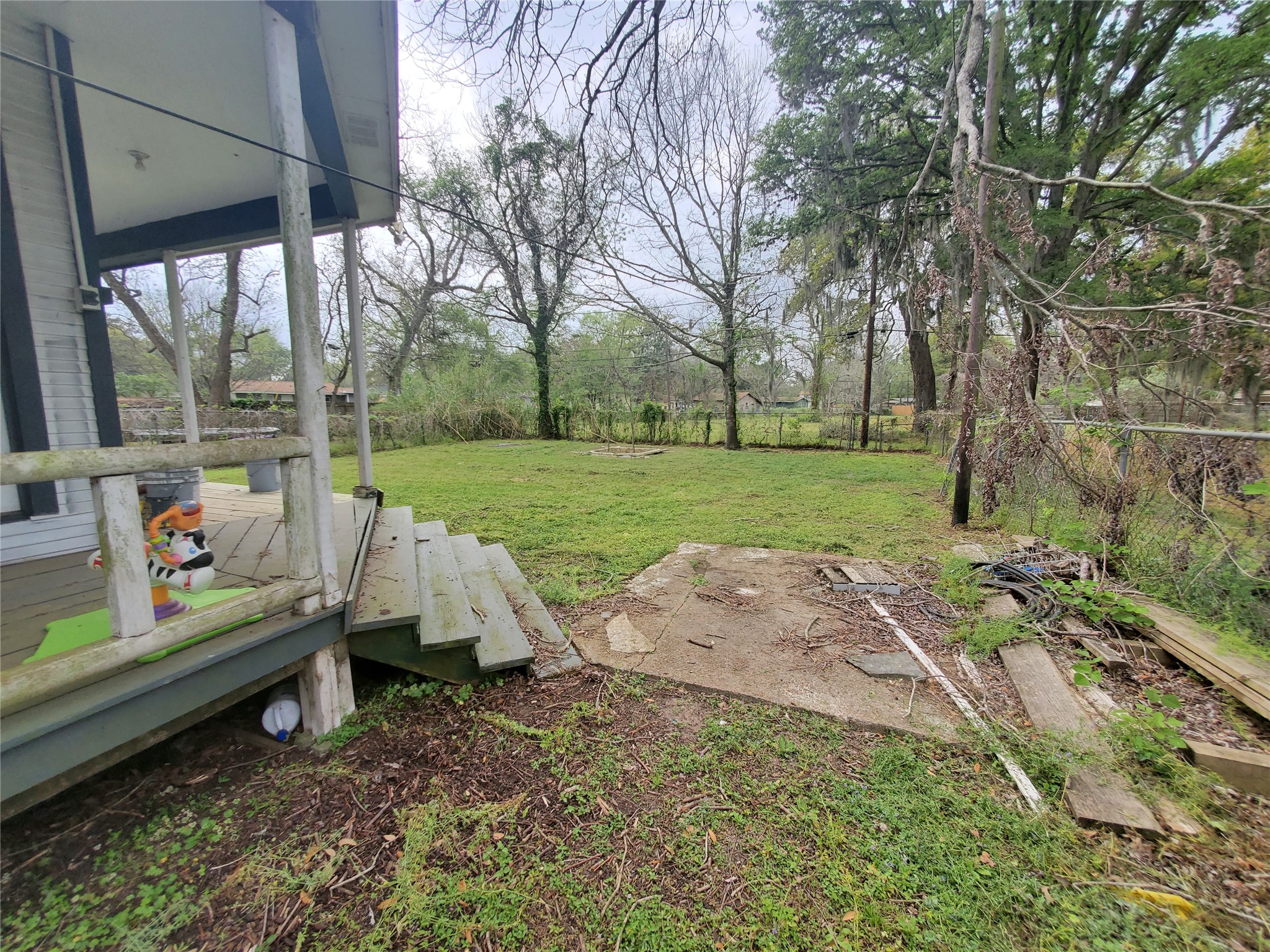 607 Winding Way Street Lake Jackson, TX 77566 - Photo 4 of 8