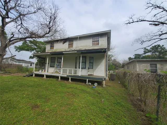 $164,900 | 607 Winding Way Street, Lake Jackson, TX 77566