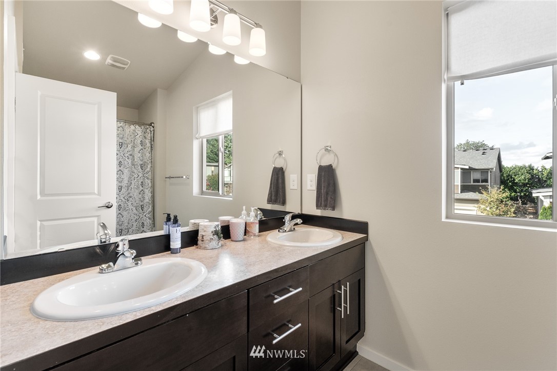 1423 South 28th Street Renton, WA 98055 - Photo 15 of 25