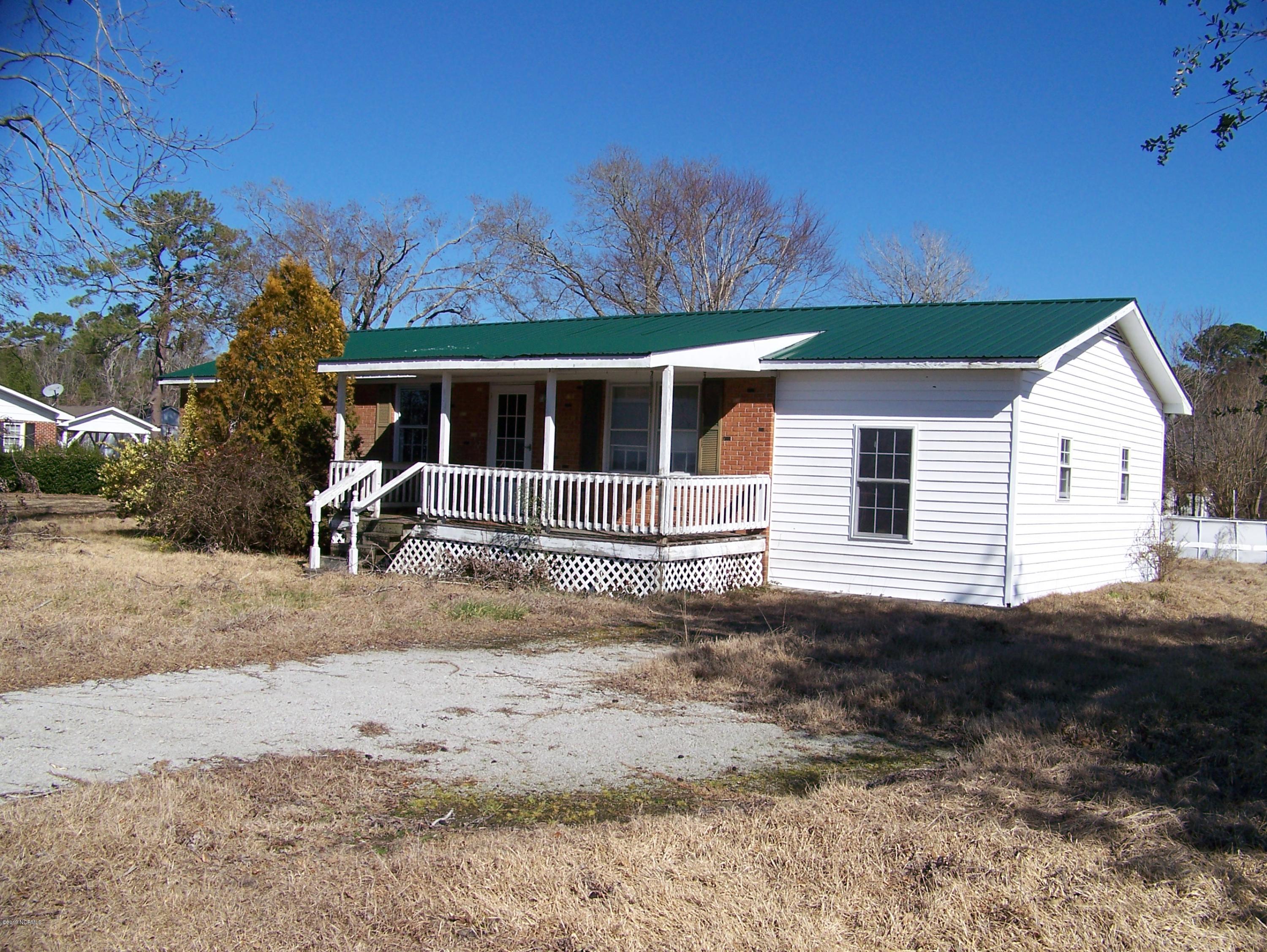 194 Newport Loop Road Newport, NC 28570 - Photo 1 of 14 front view