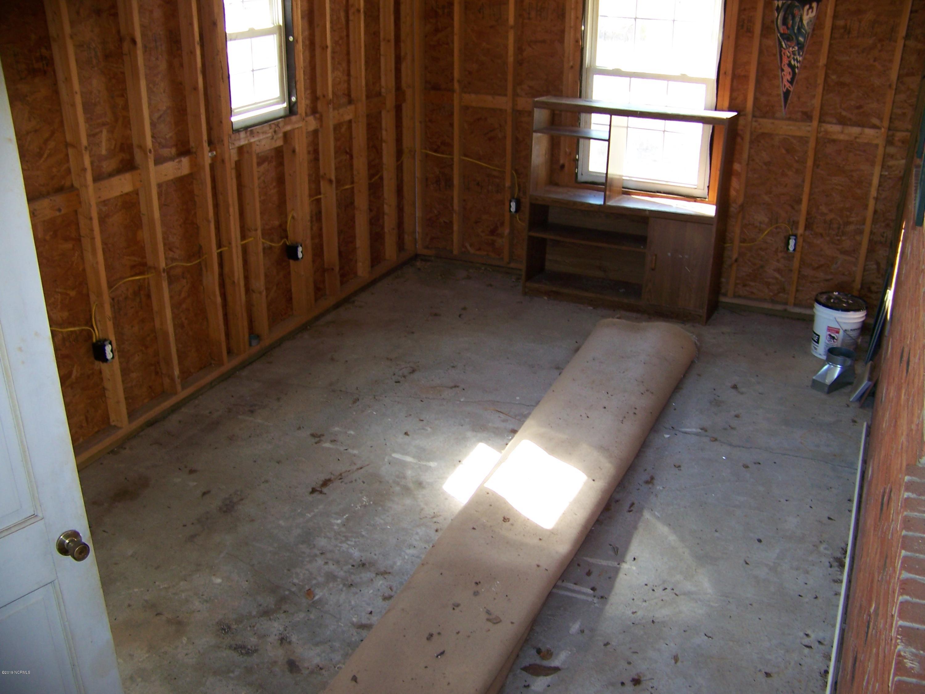 194 Newport Loop Road Newport, NC 28570 - Photo 13 of 14 100_3471