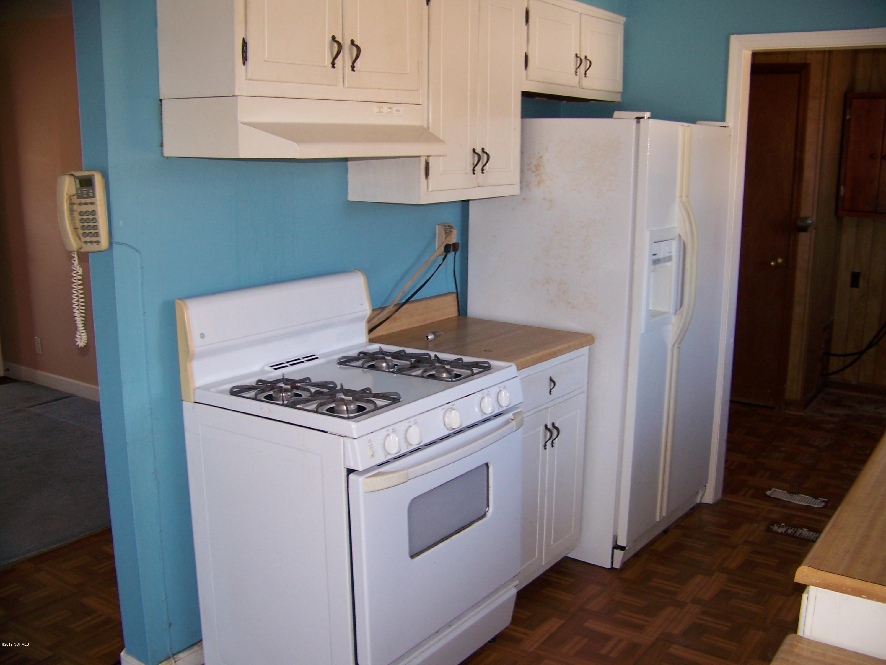 194 Newport Loop Road Newport, NC 28570 - Photo 2 of 14 100_3467