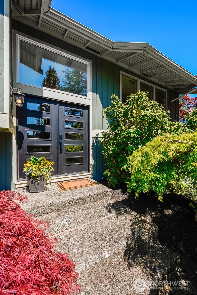 8910 Northeast 195th Street Bothell, WA 98011 - Photo 2 of 33