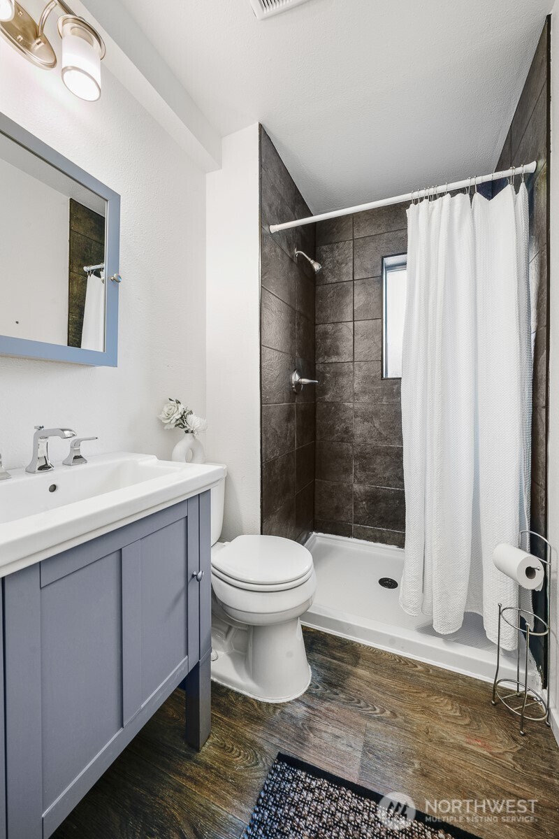 8910 Northeast 195th Street Bothell, WA 98011 - Photo 29 of 33