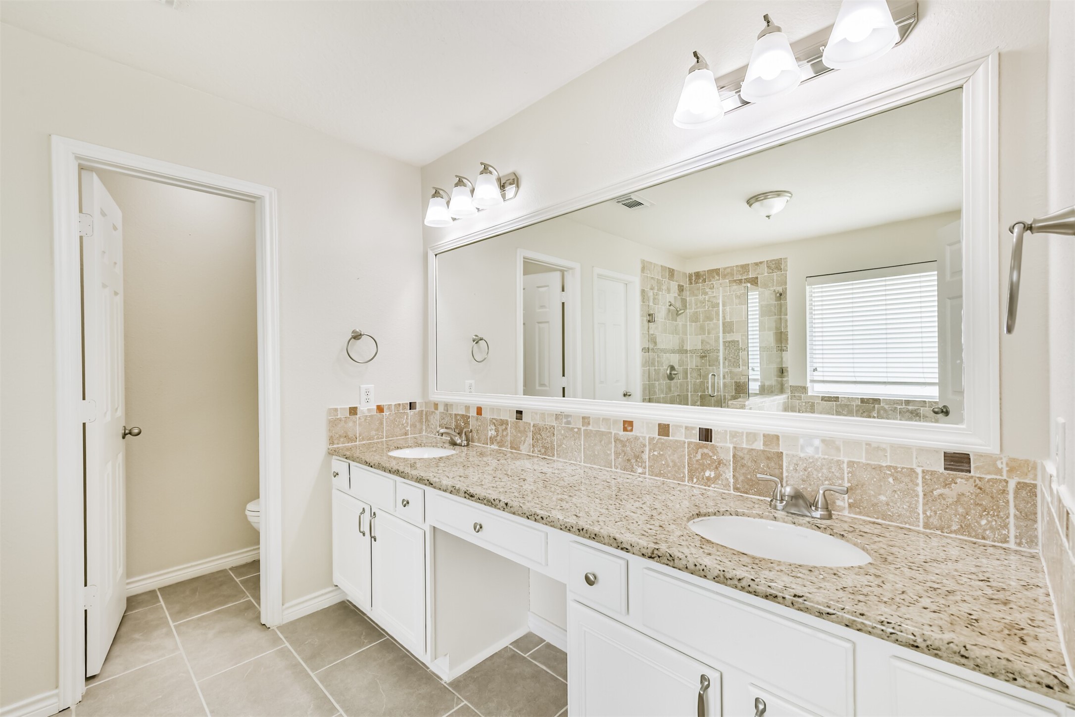 2401 Woody Road Pearland, TX 77581 - Photo 17 of 31