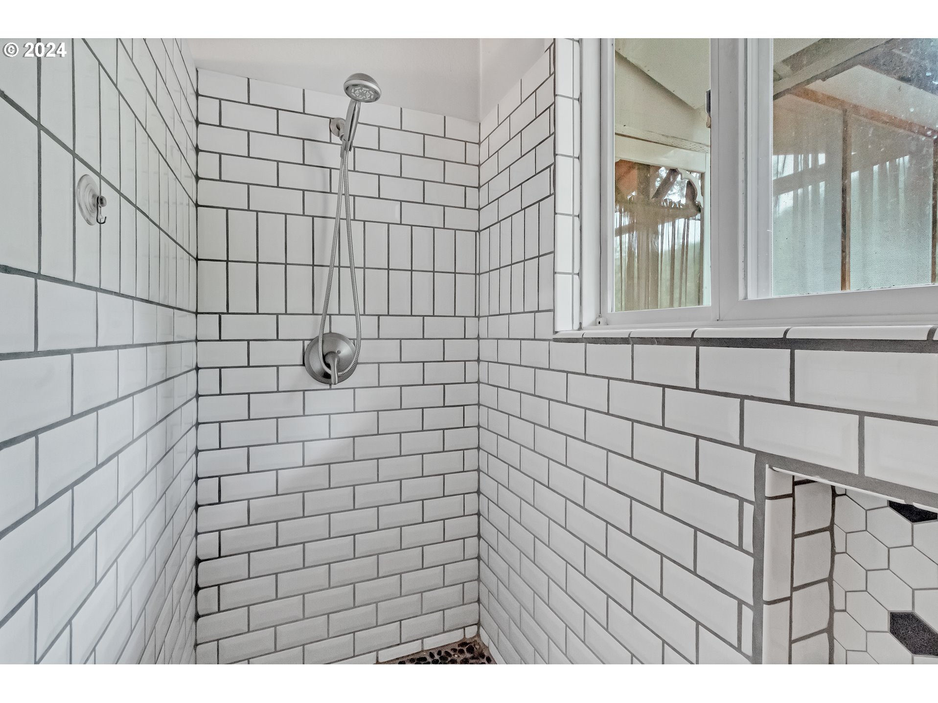37092 Row River Road Dorena, OR 97434 - Photo 15 of 41 Gallery Image 15