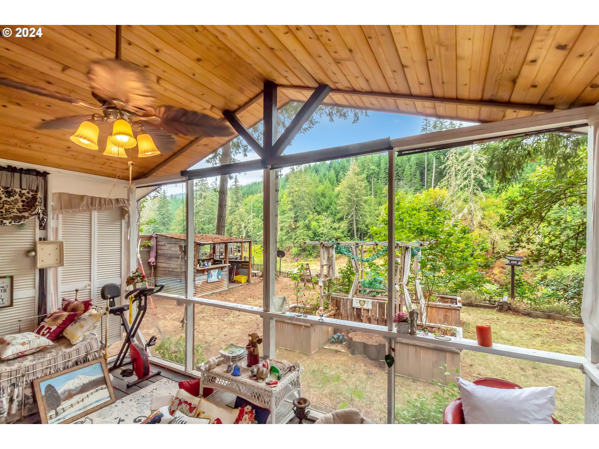 37092 Row River Road Dorena, OR 97434 - Photo 28 of 41 Gallery Image 28