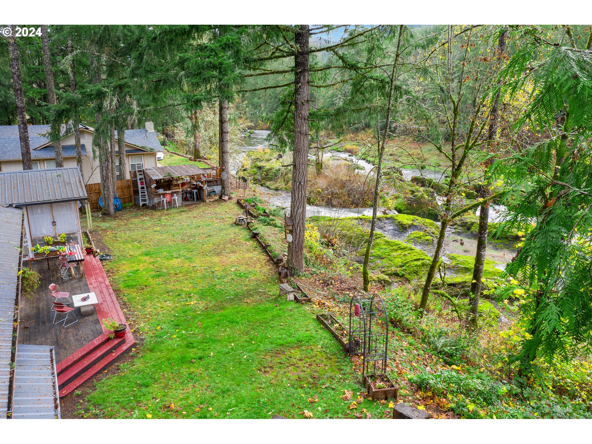 37092 Row River Road Dorena, OR 97434 - Photo 5 of 41 Gallery Image 5