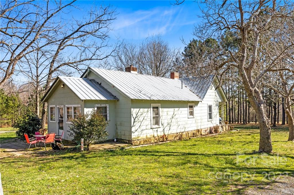 2040 Poole Road Salisbury, NC 28146 - Photo 2 of 40 Gallery Image 2