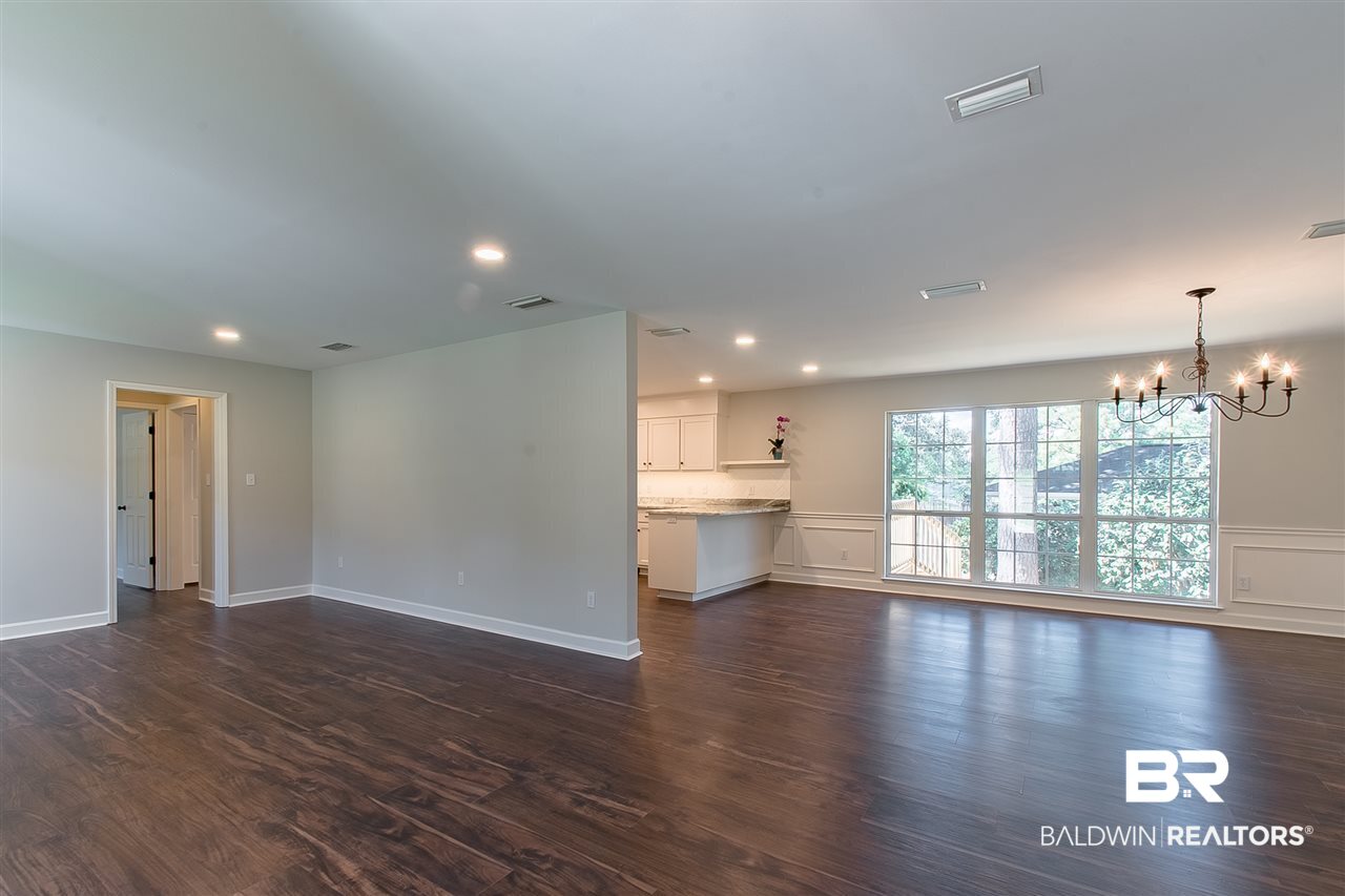 121 Pineridge Road Daphne, AL 36526 - Photo 10 of 41 Lvg areas open to Kitchen
