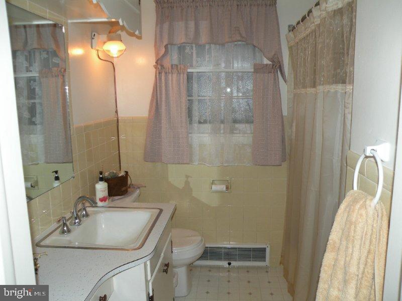 4998 Strasburg Road Kinzers, PA 17535 - Photo 9 of 24 Gallery Image 9