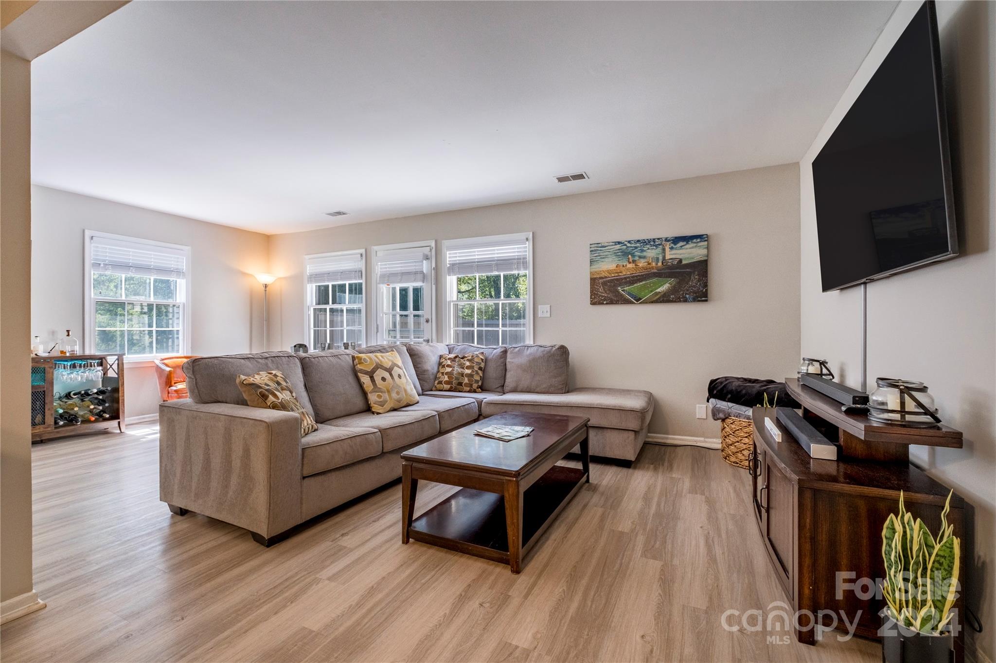 8339 Knights Bridge Road Charlotte, NC 28210 - Photo 11 of 26 Gallery Image 11