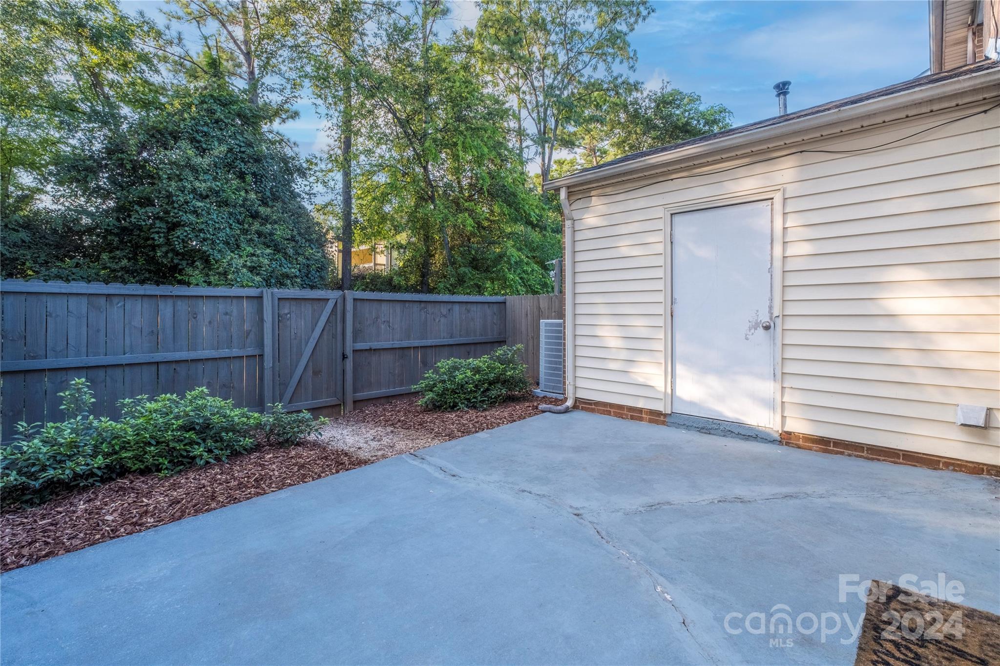 8339 Knights Bridge Road Charlotte, NC 28210 - Photo 16 of 26 Gallery Image 16