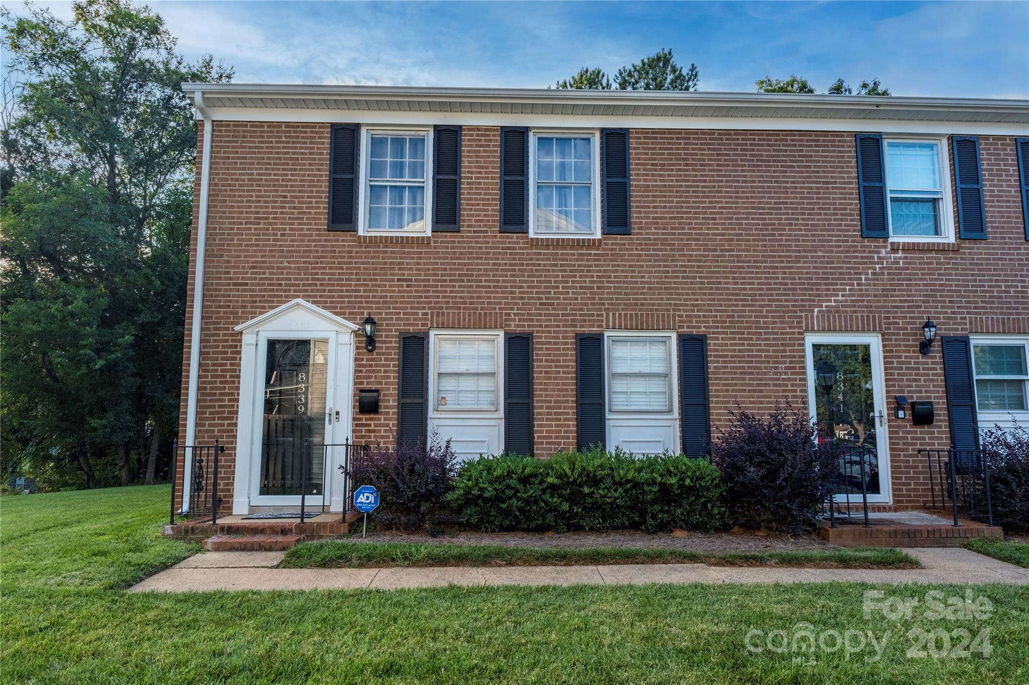 8339 Knights Bridge Road Charlotte, NC 28210 - Photo 3 of 26 Gallery Image 3