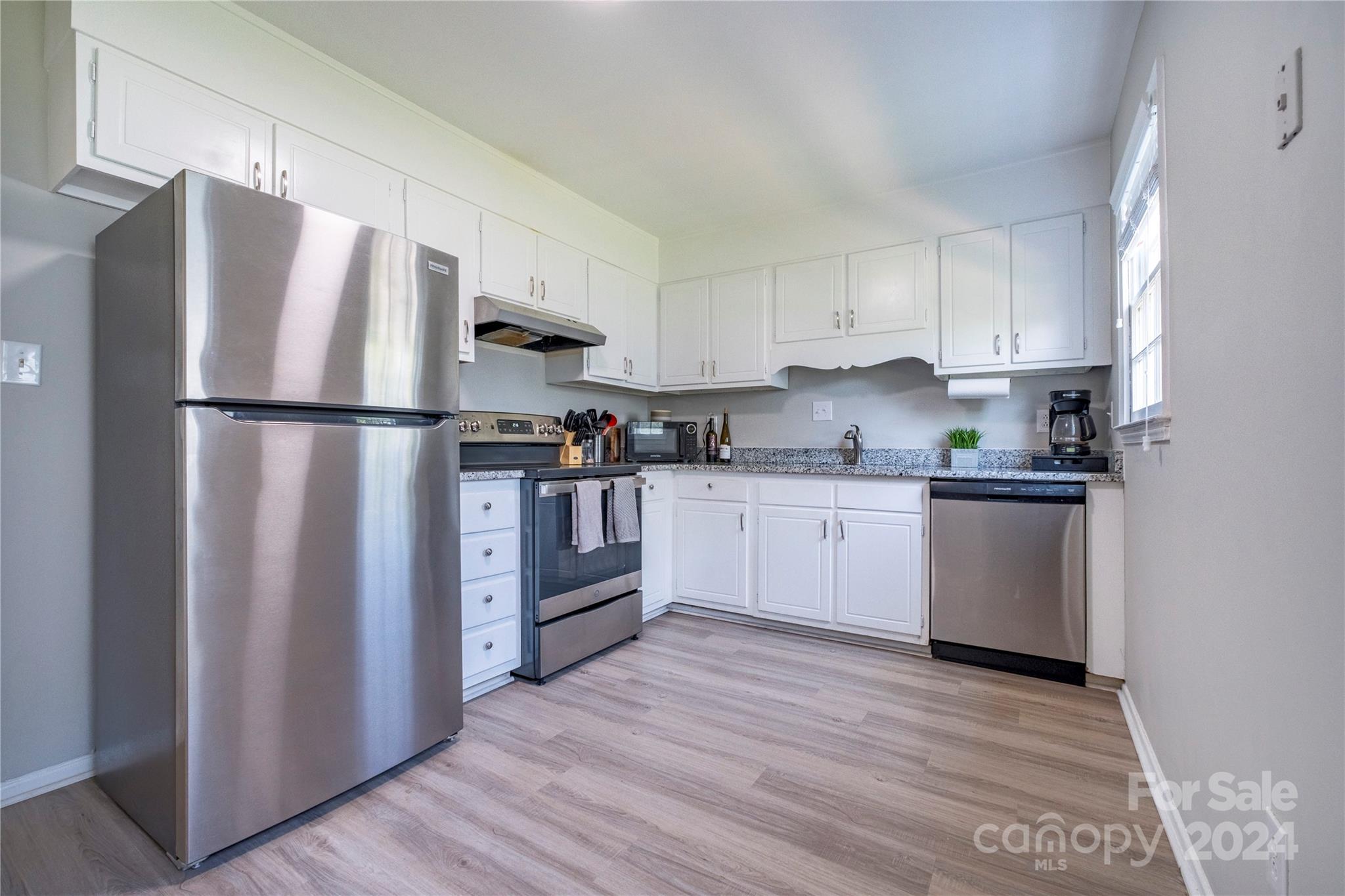 8339 Knights Bridge Road Charlotte, NC 28210 - Photo 5 of 26 Gallery Image 5