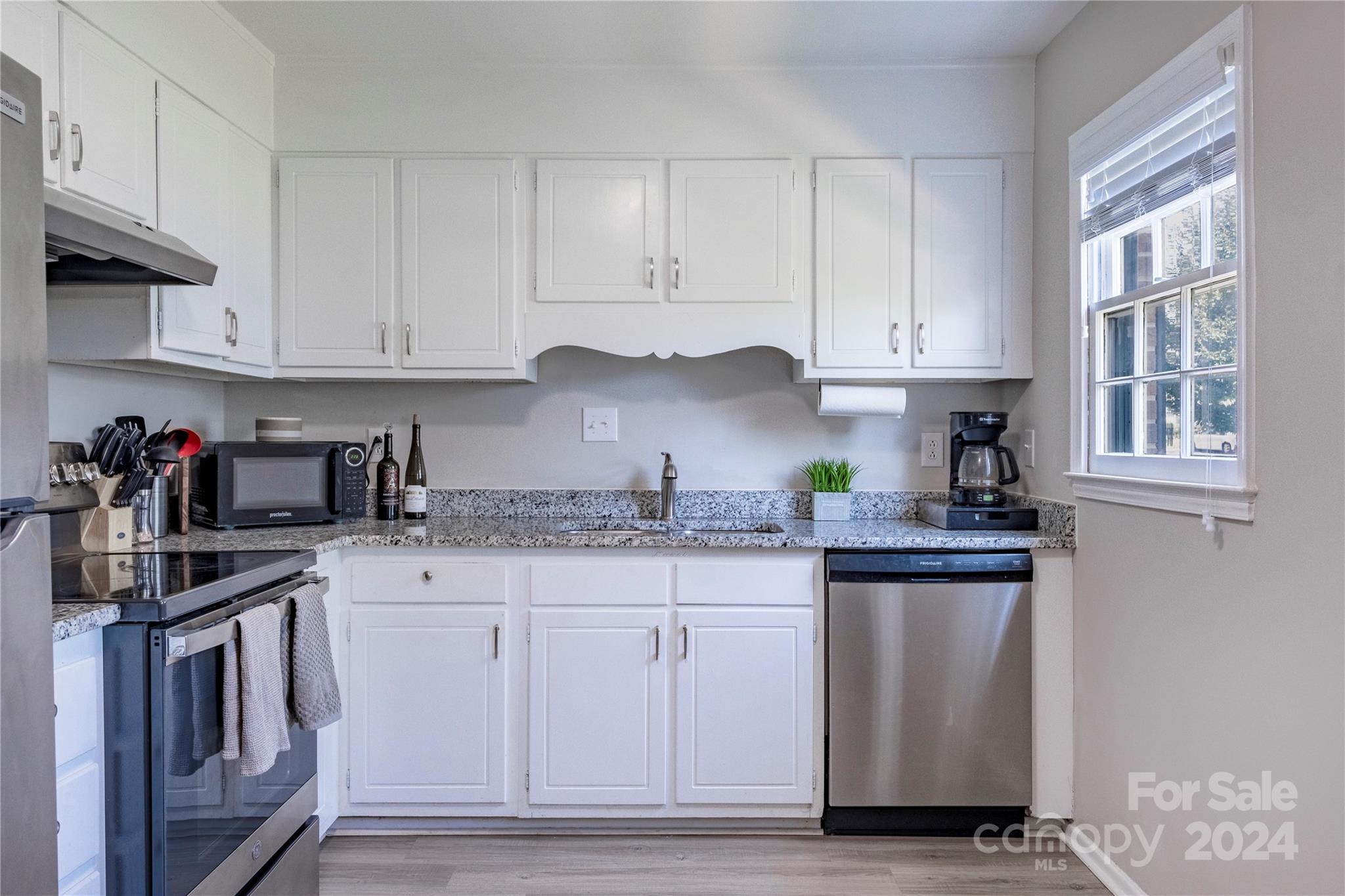 8339 Knights Bridge Road Charlotte, NC 28210 - Photo 6 of 26 Gallery Image 6