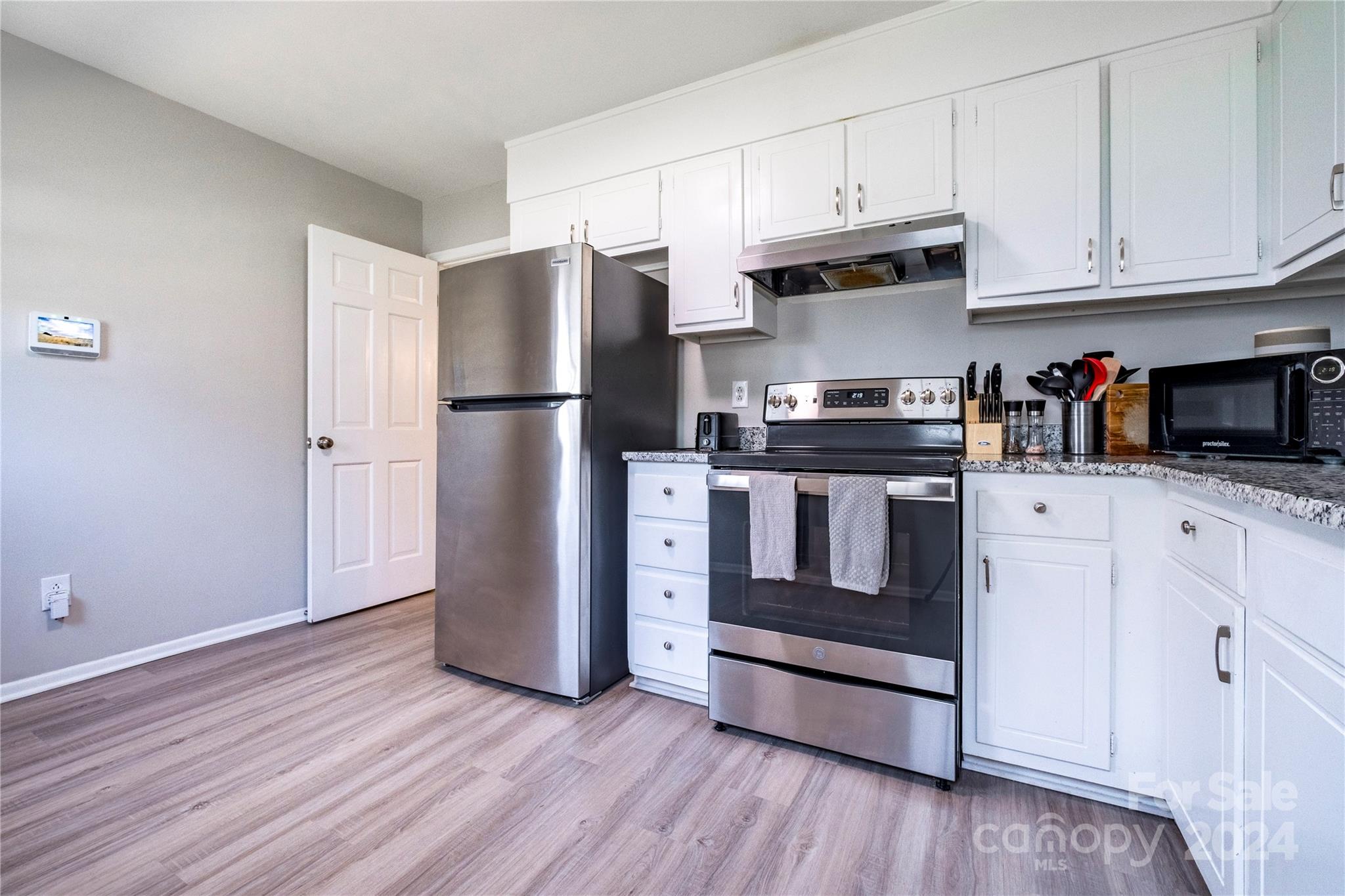 8339 Knights Bridge Road Charlotte, NC 28210 - Photo 7 of 26 Gallery Image 7