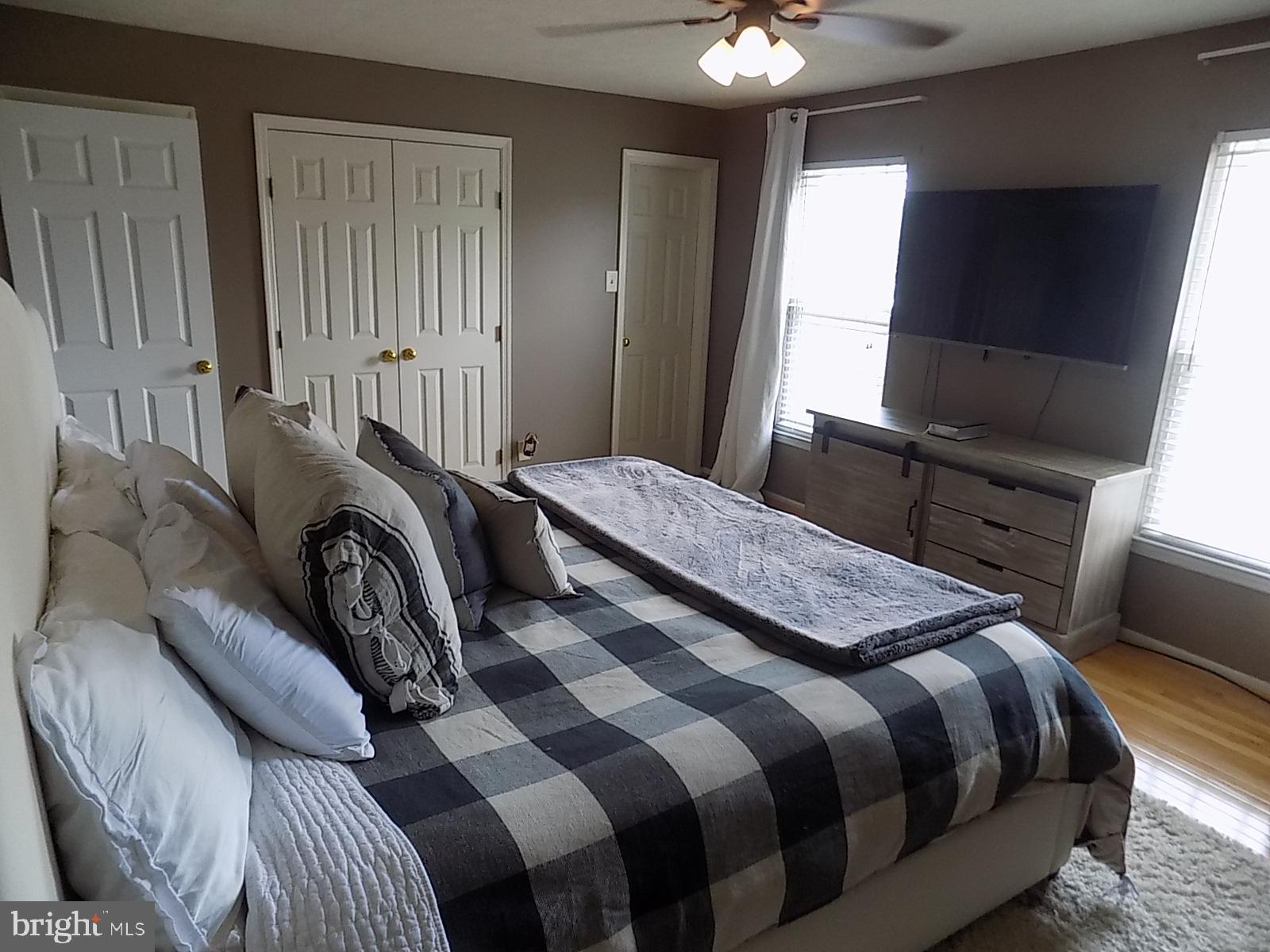 1102 Perth Road Williamstown, NJ 08094 - Photo 15 of 26 Spacious Master bedroom