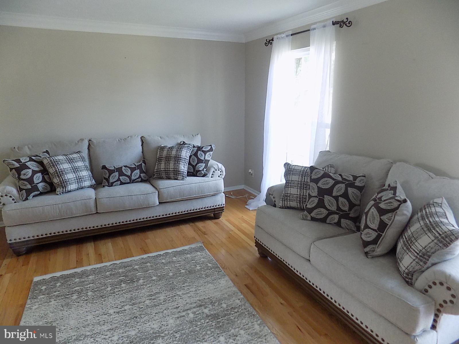 1102 Perth Road Williamstown, NJ 08094 - Photo 5 of 26 Formal LR with lots of sunlight