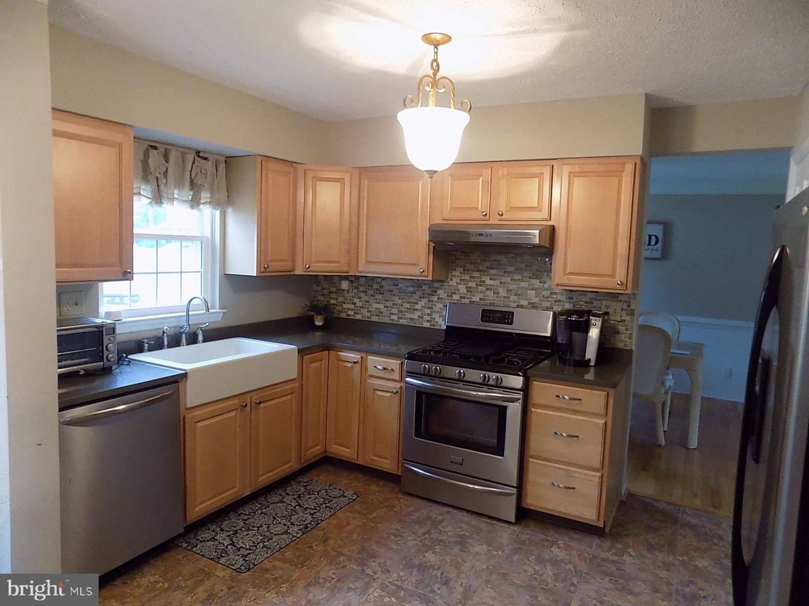 1102 Perth Road Williamstown, NJ 08094 - Photo 6 of 26 Kitchen with Farm Sink