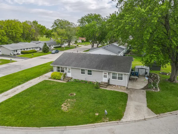 $184,900 | 340-342 Nally Drive, Bourbonnais, IL 60914