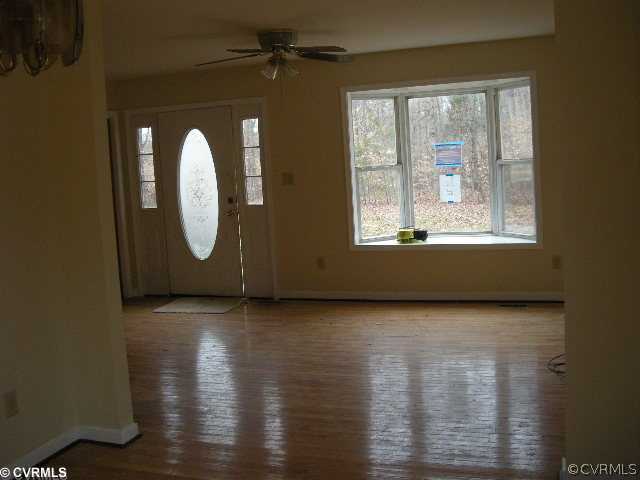 2940 Apple Man Road Goochland, VA 23063 - Photo 5 of 7 Living Room
