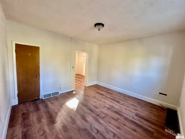 $84,900 | 1325 Mississippi Avenue, Davenport, IA 52803