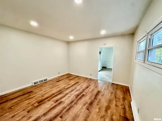 $84,900 | 1325 Mississippi Avenue, Davenport, IA 52803