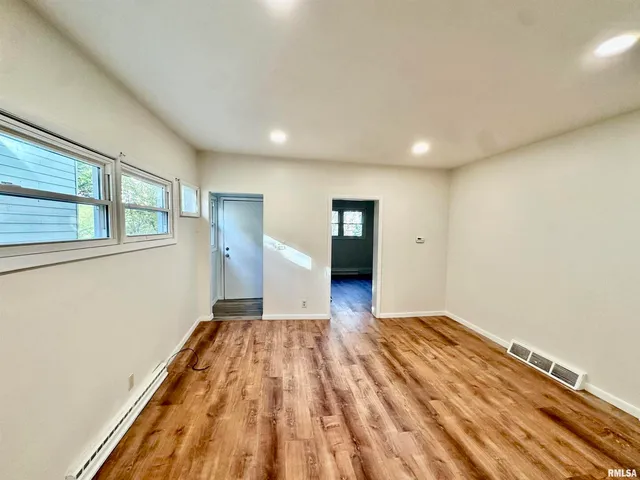 $84,900 | 1325 Mississippi Avenue, Davenport, IA 52803