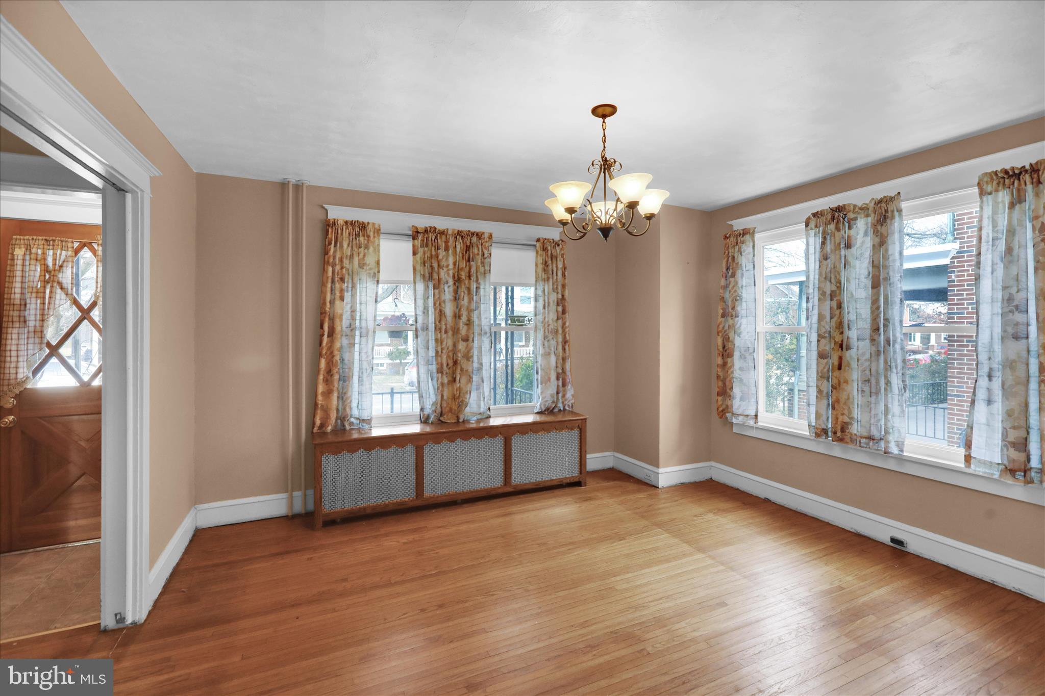 1522 Delaware Avenue Reading, PA 19610 - Photo 6 of 39 a view of livingroom with window