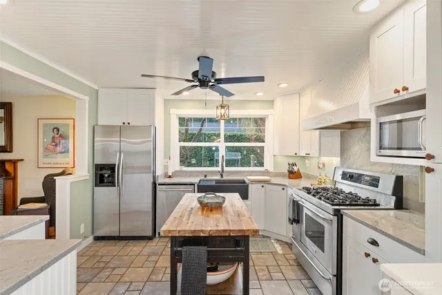 $799,000 | 8964 Northeast State Highway 104, Kingston, WA 98346