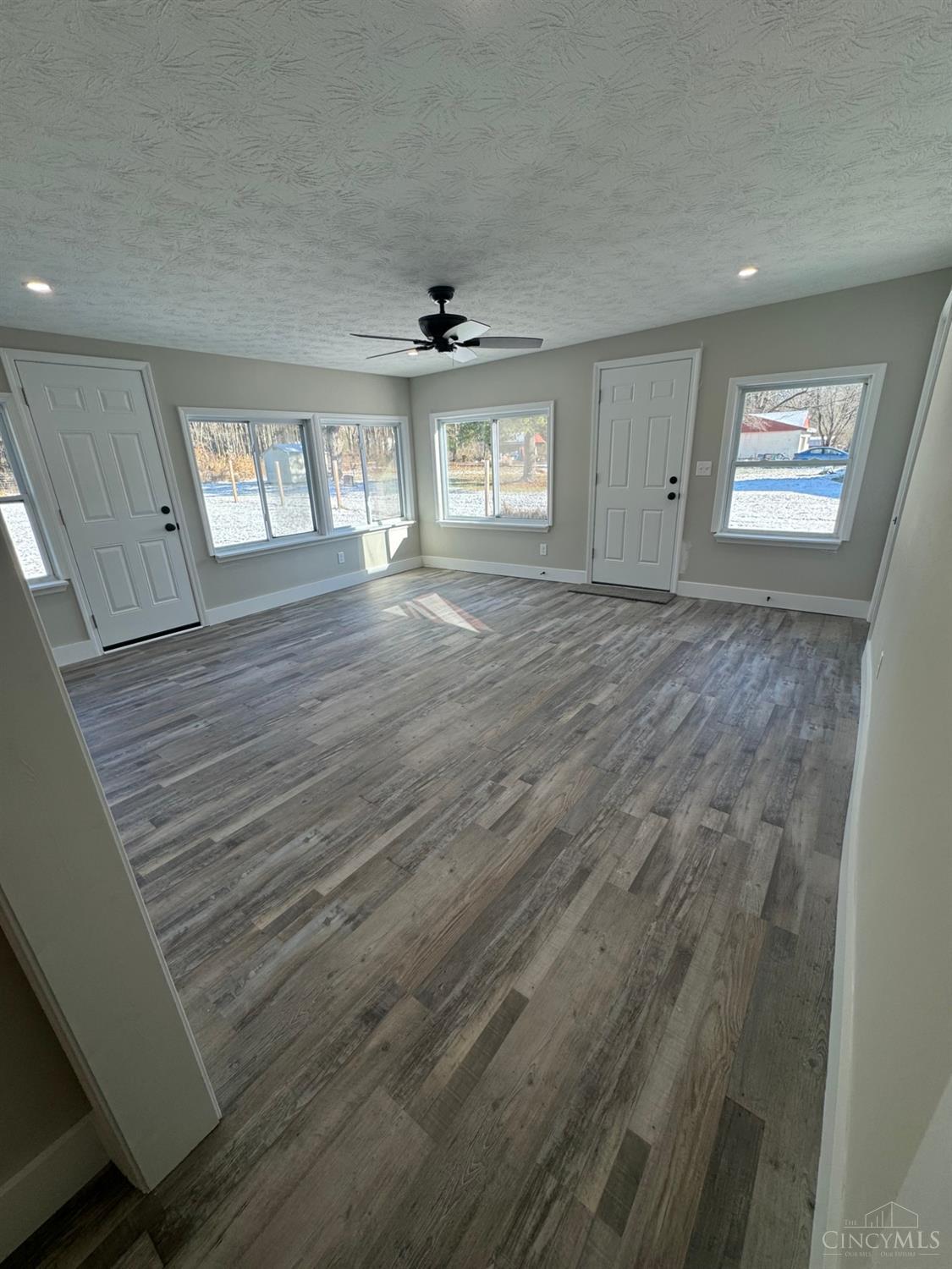 958 Gaskins Road Cincinnati, OH 45245 - Photo 6 of 20 Gallery Image 6