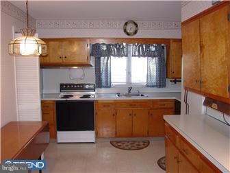 115 Brace Road Cherry Hill, NJ 08034 - Photo 5 of 12