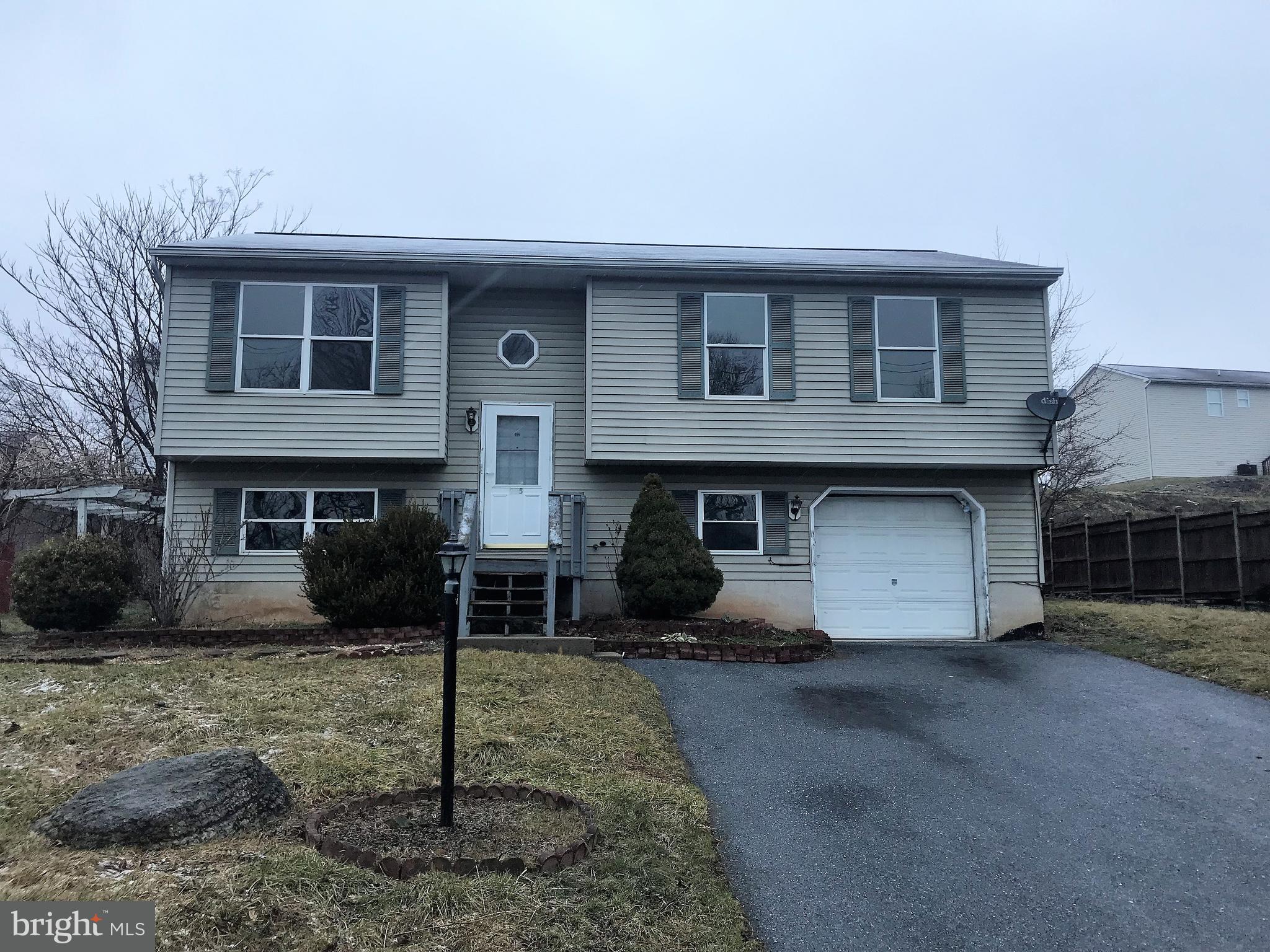 995 Weavertown Road Lebanon, PA 17046 - Photo 1 of 16 Gallery Image 1