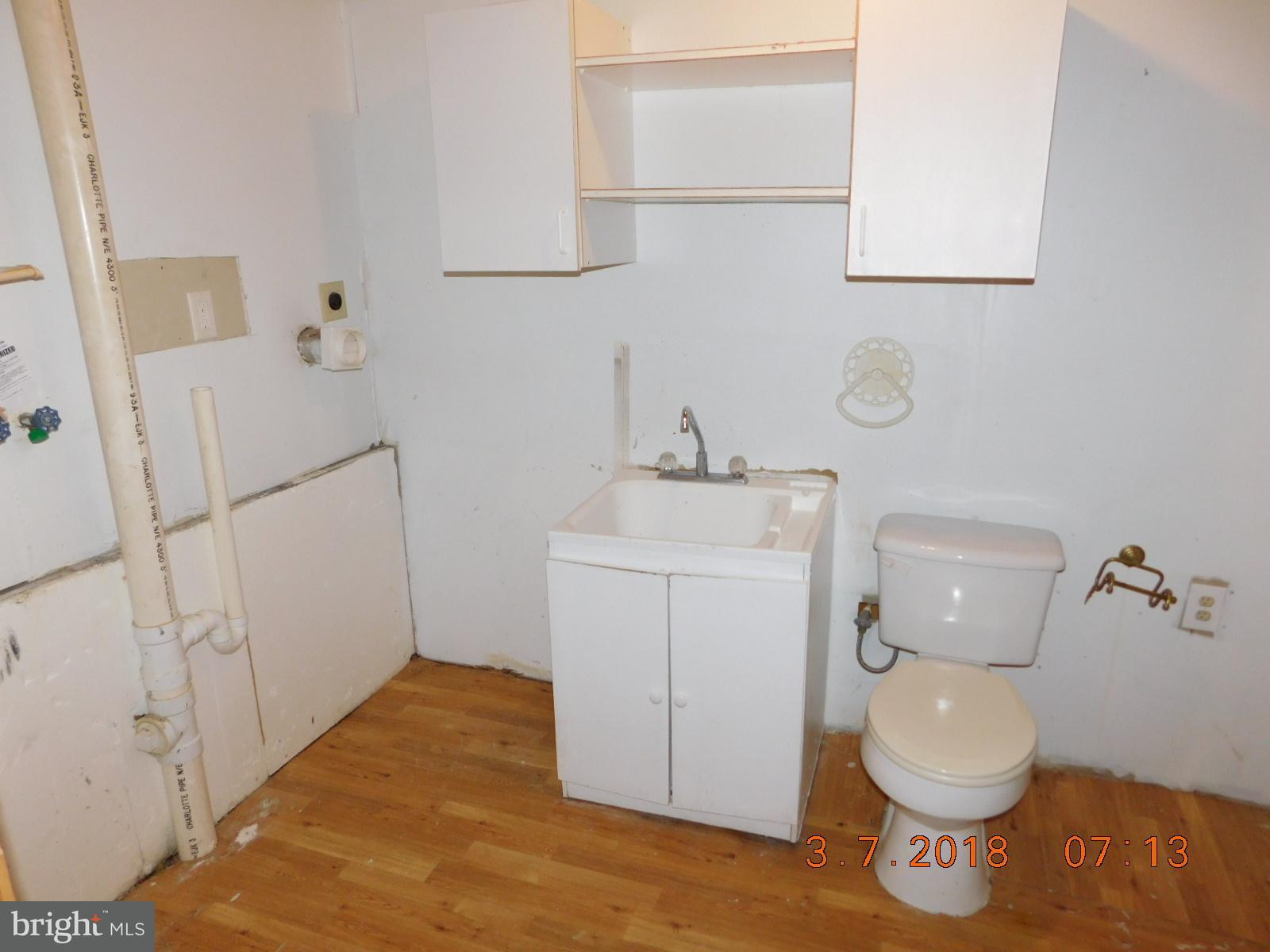995 Weavertown Road Lebanon, PA 17046 - Photo 12 of 16 Basement 1/2 Bathroom