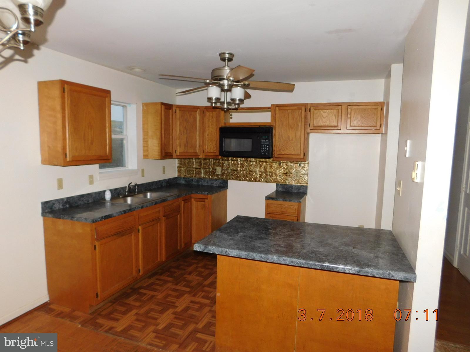 995 Weavertown Road Lebanon, PA 17046 - Photo 4 of 16 Kitchen