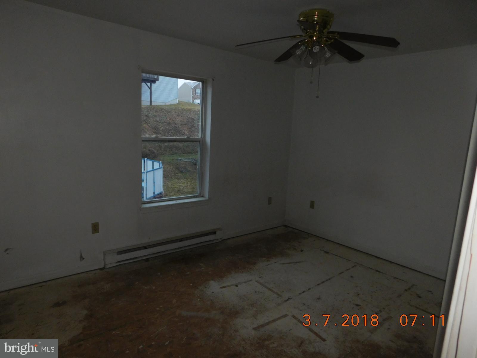 995 Weavertown Road Lebanon, PA 17046 - Photo 5 of 16 Bedroom 1