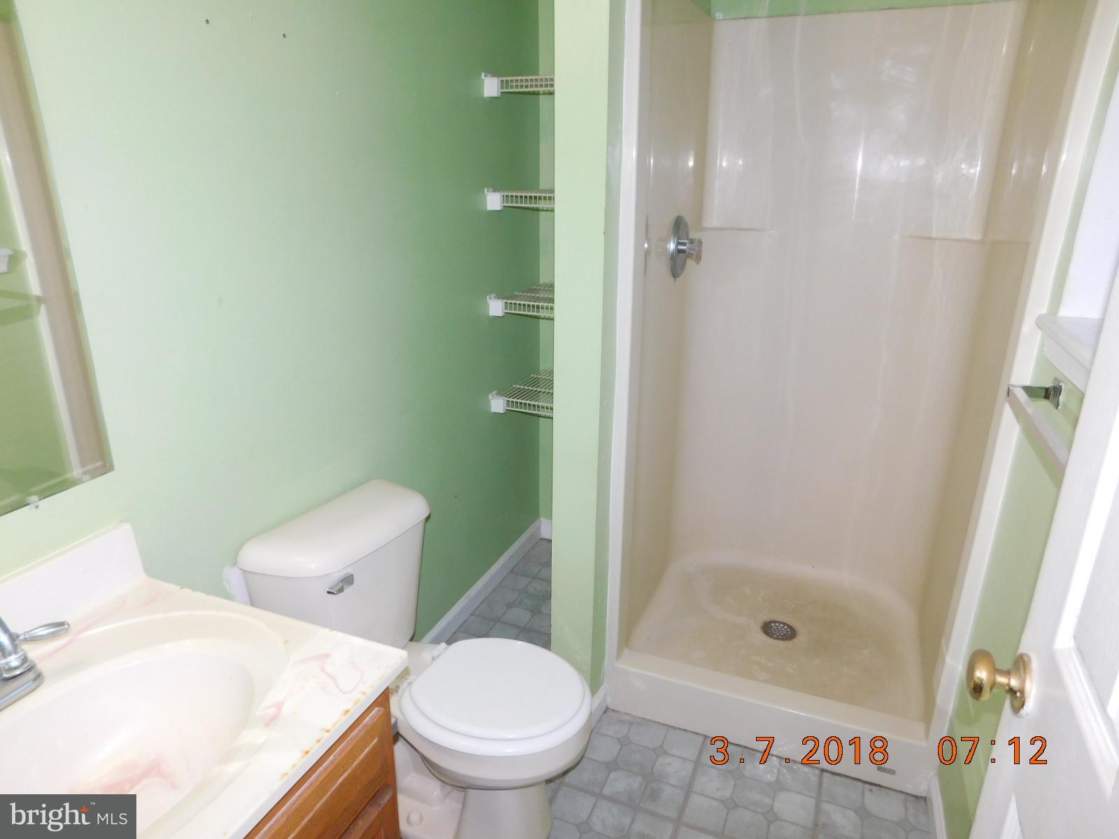 995 Weavertown Road Lebanon, PA 17046 - Photo 8 of 16 Full Bathroom