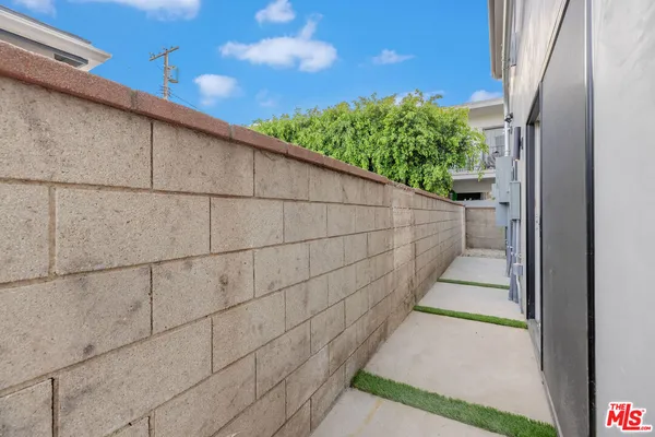 $5,250 | 12702 Pacific Avenue, Los Angeles, CA 90066