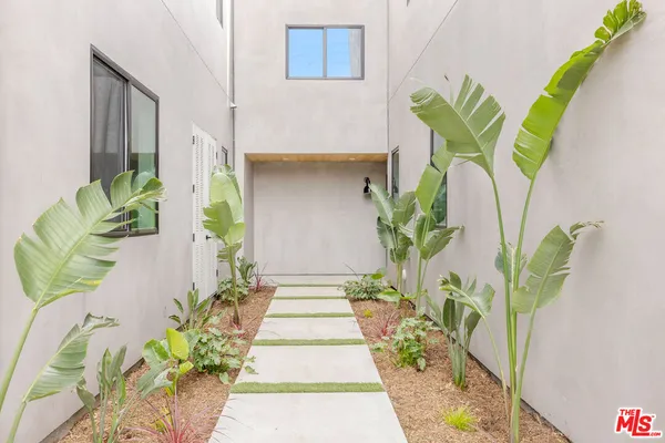 $5,250 | 12702 Pacific Avenue, Los Angeles, CA 90066