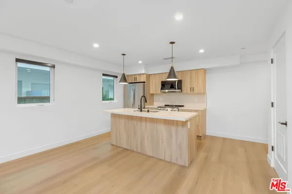 $5,250 | 12702 Pacific Avenue, Los Angeles, CA 90066